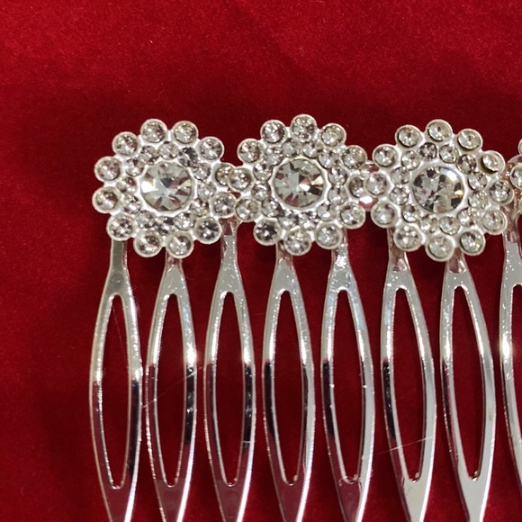 Hair Combs Set Of 2 Silver Tone Flower Rhinestones 2” - Picture 3 of 6